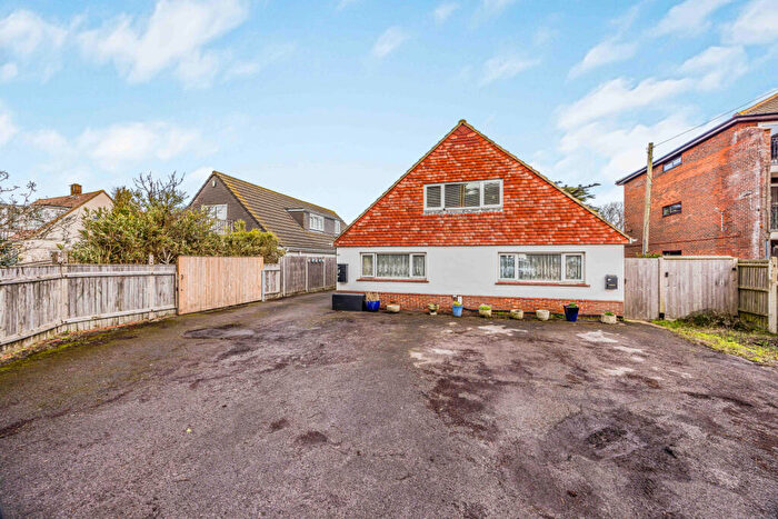 3 Bedroom Flat For Sale In East Hayling, PO11