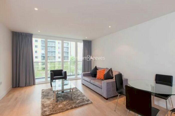 1 Bedroom Flat To Rent In Pump House Crescent, Kew Bridge West, TW8