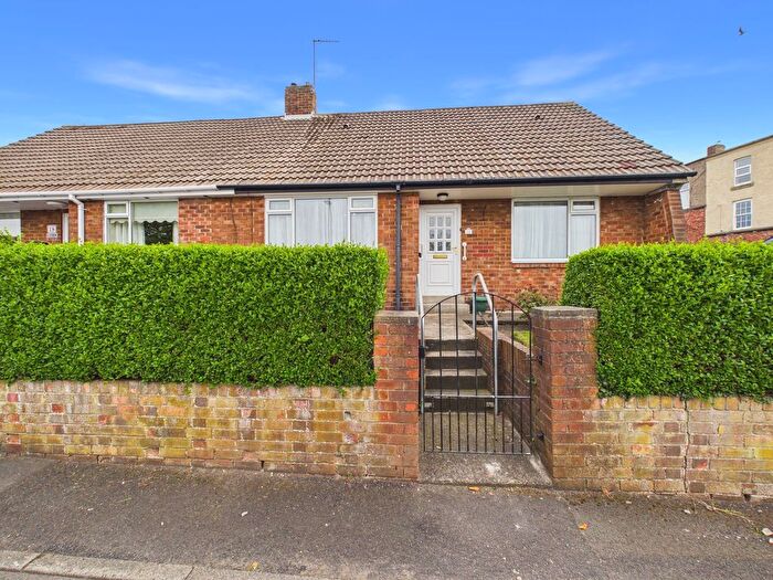 2 Bedroom Semi Detached Bungalow For Sale In Egremont Drive, Sheriff Hill, NE9