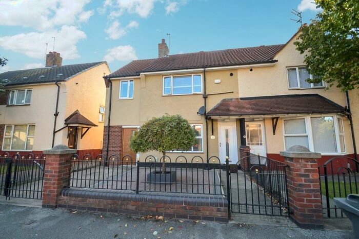 3 Bedroom Semi-Detached House To Rent In Carden Avenue, Hull, HU9