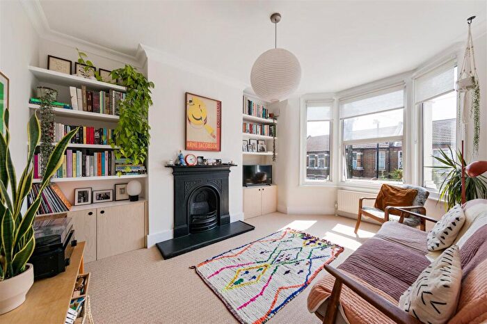 2 Bedroom Maisonette For Sale In Francis Road, Leyton, E10