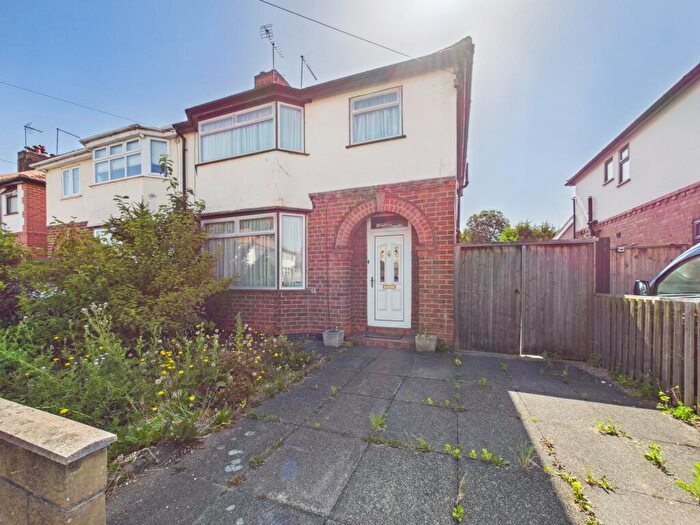 3 Bedroom Semi-Detached House For Sale In Nunsfield Drive, Alvaston, DE24