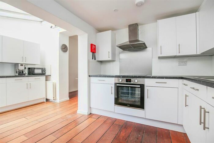 5 Bedroom Terraced House To Rent In Chillingham Road, Heaton, Newcastle Upon Tyne, NE6