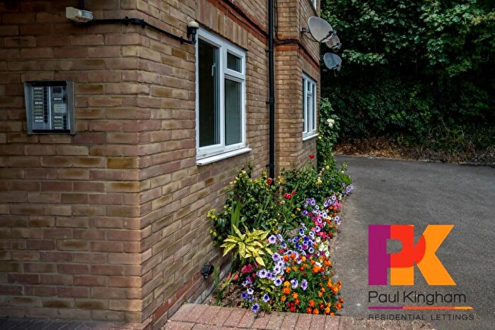 2 Bedroom Apartment To Rent In Wesley Dene, High Wycombe, HP13