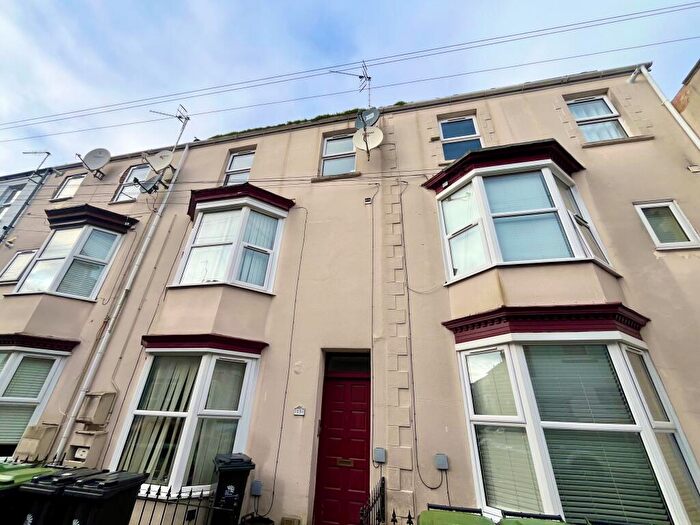 2 Bedroom Flat To Rent In Derby Street - Weymouth, DT4