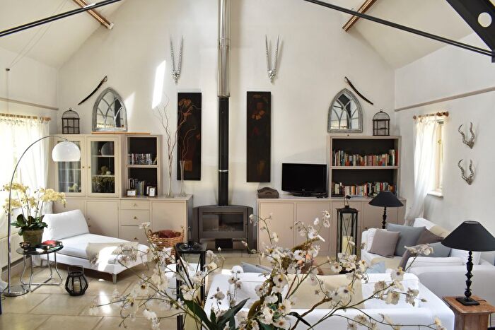 1 Bedroom Barn Conversion To Rent In Grafton, Bampton, OX18