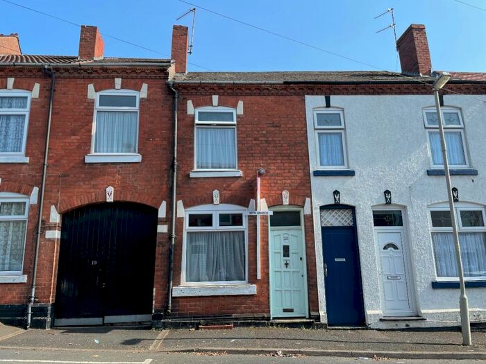 3 Bedroom Terraced House To Rent In Meeting Street, Dudley, DY2