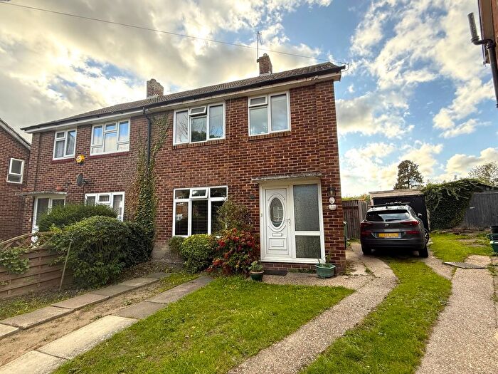 3 Bedroom Semi-detached House For Sale In Calvin Close, Orpington, BR5