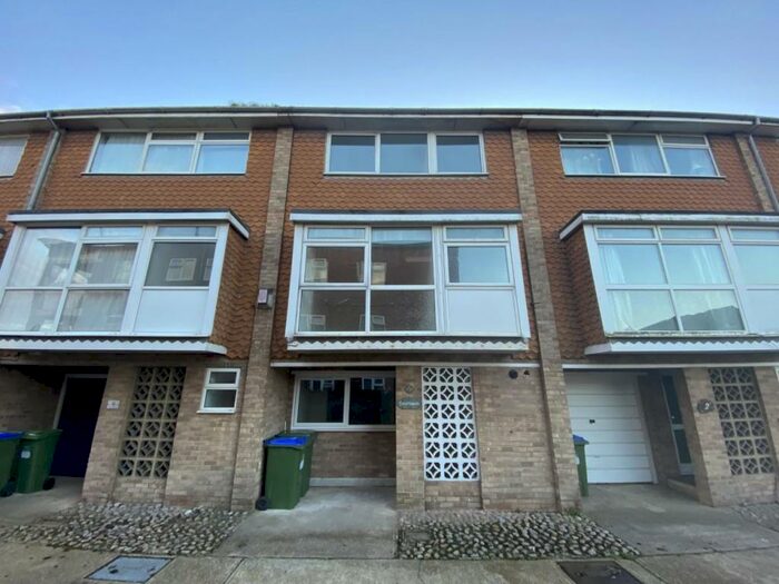 4 Bedroom House To Rent In Church Hill, Newhaven, BN9