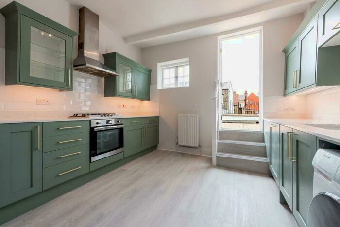 3 Bedroom Apartment To Rent In Hampstead High Street, Hampstead, NW3