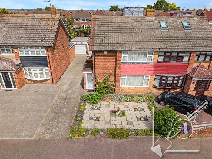3 Bedroom Property For Sale In Astra Drive, Gravesend, DA12
