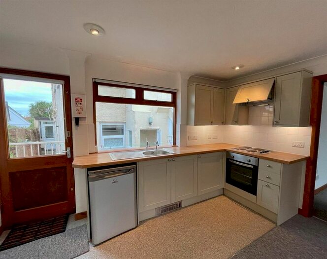 1 Bedroom Flat To Rent In Warefield Road, Paignton TQ3