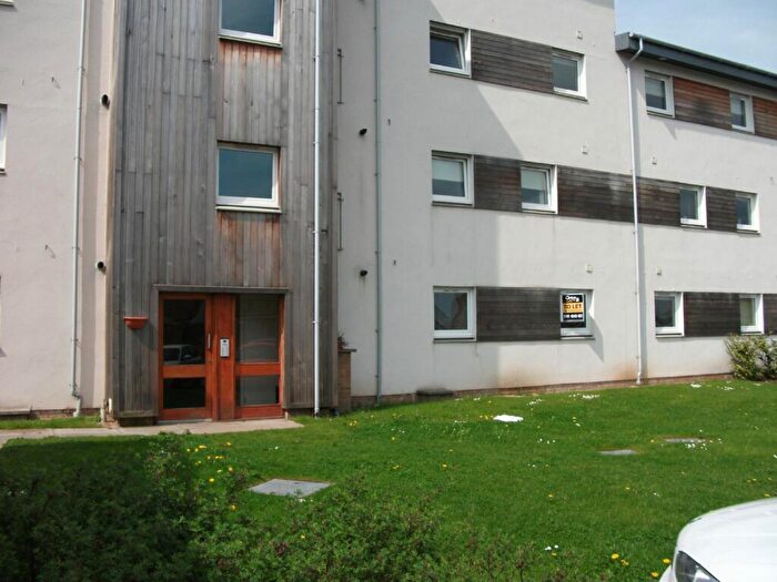 2 Bedroom Flat To Rent In Strathclyde Gardens, Cambuslang, G72