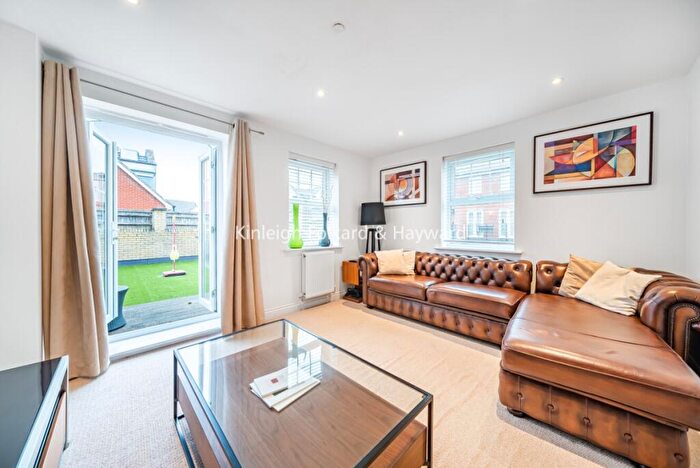 4 Bedroom House To Rent In Renwick Drive, Bromley, Kent, BR2