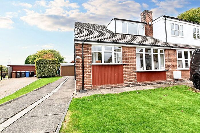 3 Bedroom Semi-detached Bungalow For Sale In Sindsley Road, Swinton, M27