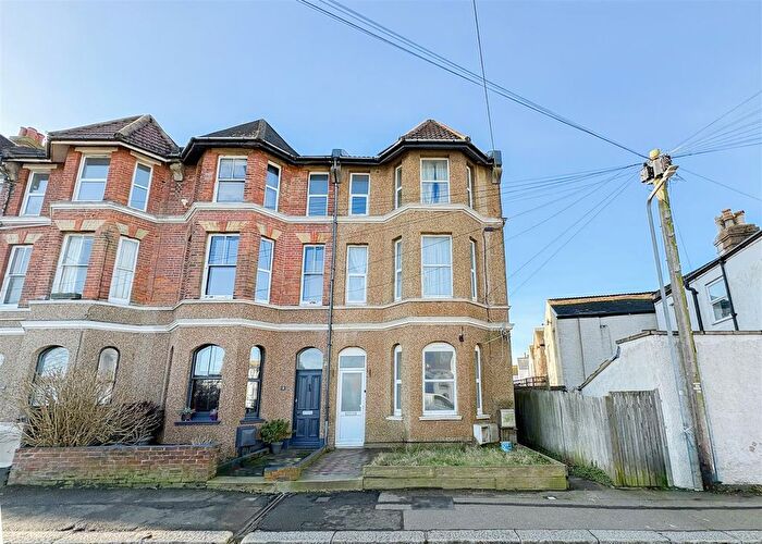 1 Bedroom Flat To Rent In Horntye Road St. Leonards, TN37