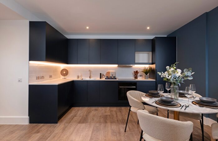 3 Bedroom Flat For Sale In Townmead Road, Fulham, London, SW6