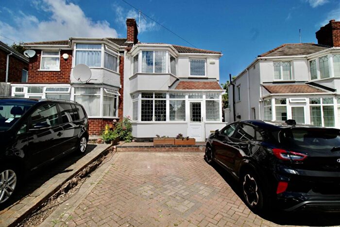 3 Bedroom Semi-Detached House For Sale In Ermington Crescent, Hodge Hill, Birmingham, B36