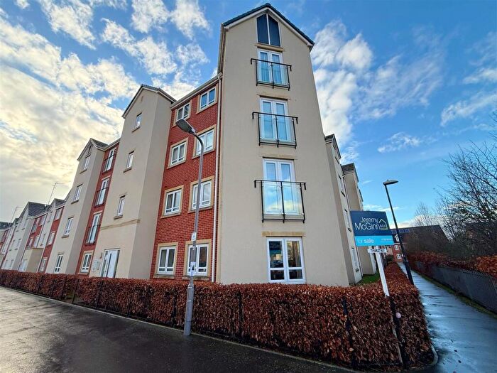 2 Bedroom Apartment For Sale In Hamlet Way, Stratford-Upon-Avon, CV37