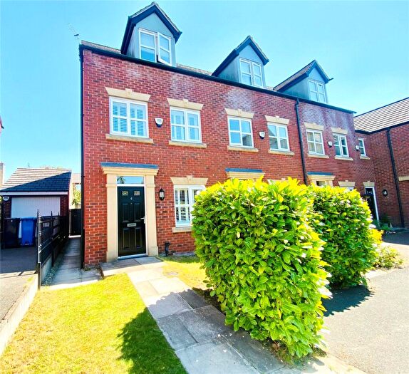 3 Bedroom House To Rent In Southwood Close, Marple, Stockport, SK6