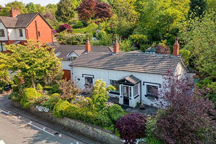 4 Bedroom Detached House For Sale In Mottram Old Road, Gee Cross, Hyde, SK14