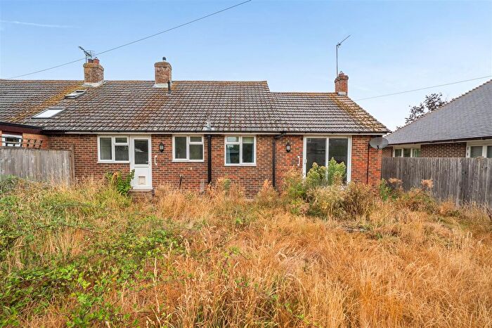 3 Bedroom Semi Detached Bungalow For Sale In Dawks Meadow, Headcorn, TN27