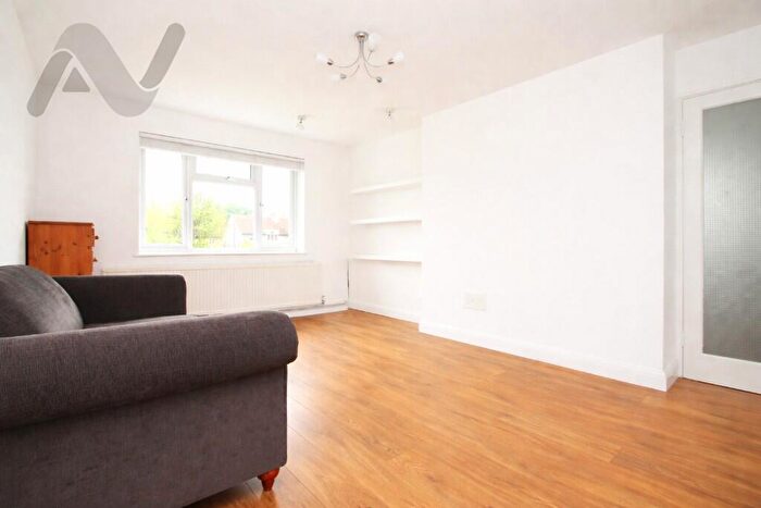 2 Bedroom Maisonette To Rent In Lawnswood, Manor Road, High Barnet, EN5