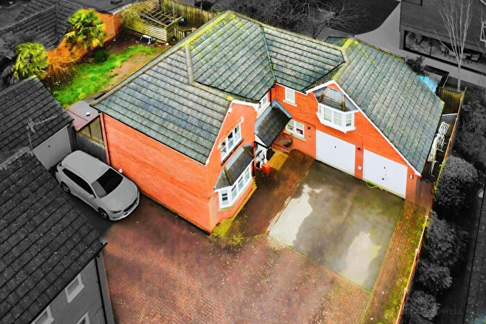 5 Bedroom Detached House For Sale In Barons Close, Kirby Muxloe, LE9