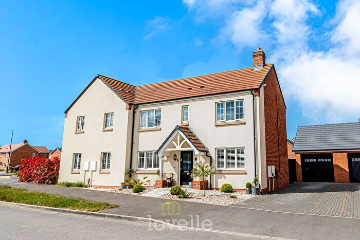 3 Bedroom Semi-Detached House For Sale In Alder Avenue, Humberston, DN36