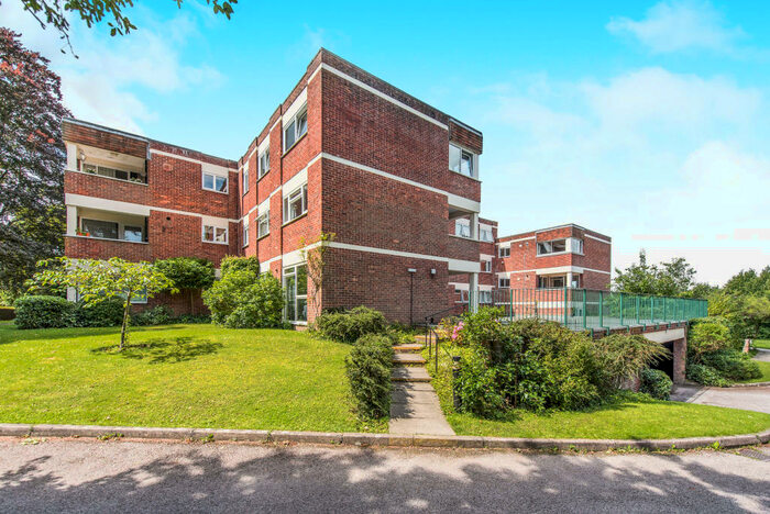 2 Bedroom Apartment To Rent In Warren Road, Guildford, GU1