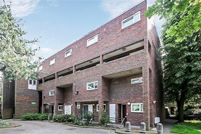1 Bedroom Flat To Rent In Littlecombe Close, Putney, SW15