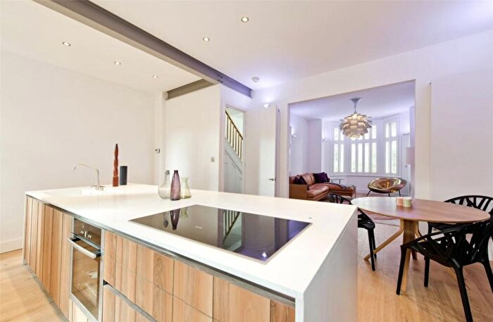 4 Bedroom Detached House To Rent In Wallingford Avenue, Notting Hill, London, W10