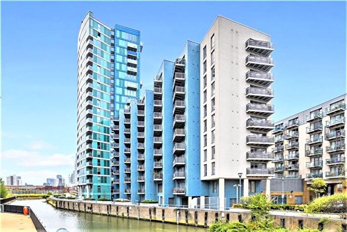 2 Bedroom Flat To Rent In Thomas Frye Court, Stratford, London, E15