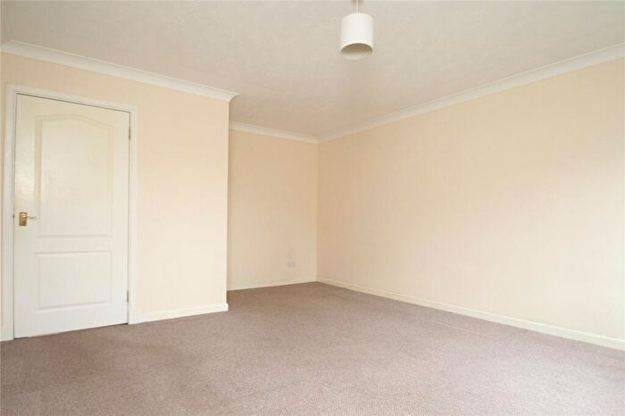 2 Bedroom Flat For Sale In Houston Road, Bridge Of Weir, PA11