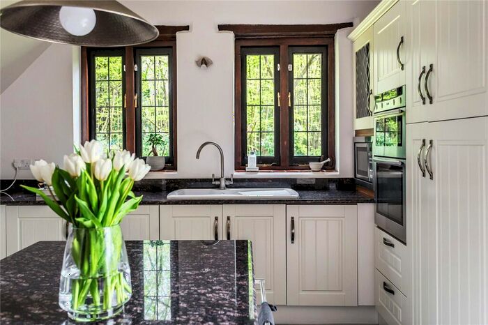 4 Bedroom Detached House For Sale In Guildford Road, Clemsfold, Horsham, West Sussex, RH12