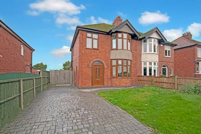 3 Bedroom Semi-Detached House To Rent In Henhurst Hill, Burton-On-Trent, Staffordshire DE13