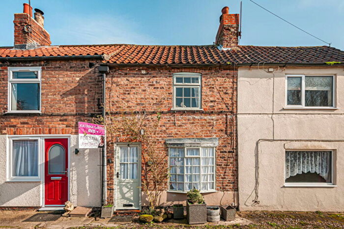 2 Bedroom Terraced House For Sale In Butcher Row, Seaton, Hull, HU11