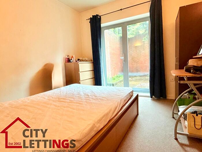 2 Bedroom Apartment To Rent In Portland Square, Arboretum, NG7