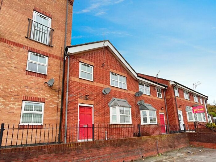 3 Bedroom Terraced House To Rent In Hartshill Road, Stoke-on-Trent, Staffordshire, ST4