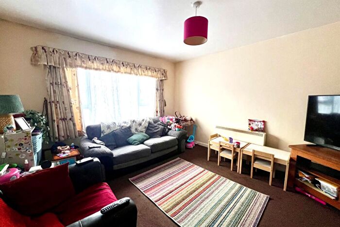 2 Bedroom Flat For Sale In Pelham Road, Seaford, BN25