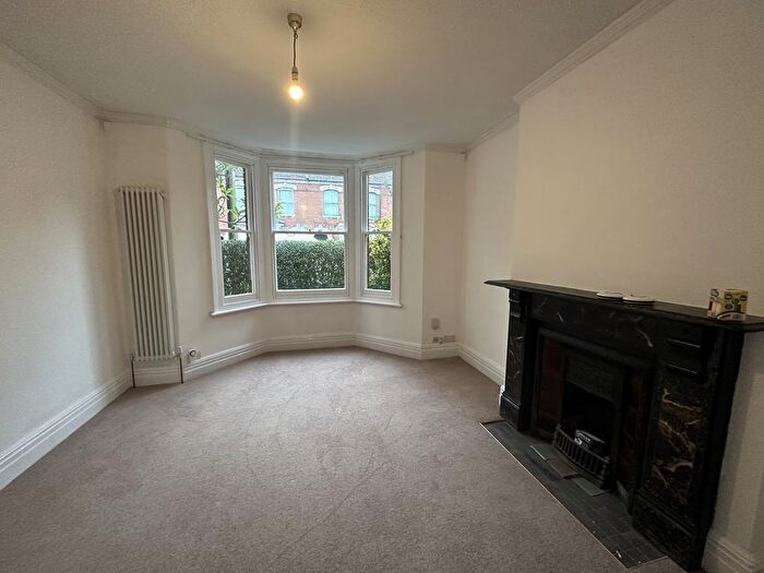 3 Bedroom Apartment To Rent In Rutland Road, Bedford, MK40