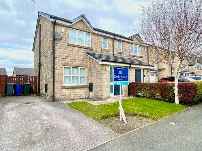 3 Bedroom Semi-Detached House To Rent In Fieldfare Way, Bacup, Lancashire, OL13
