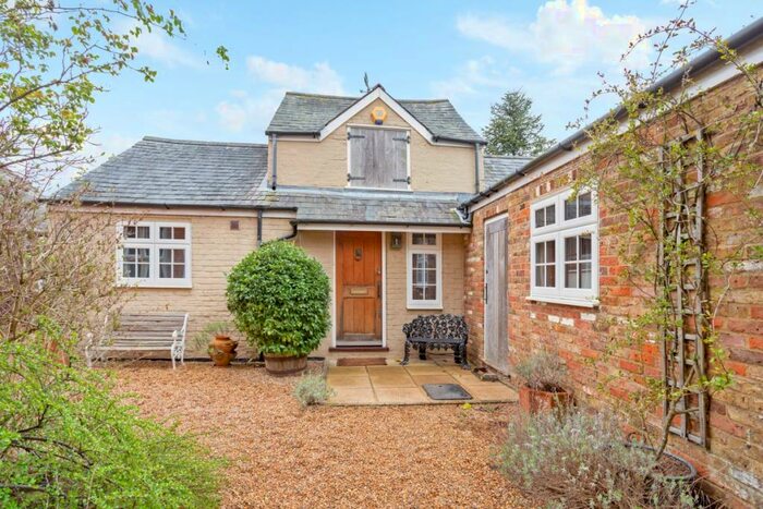 1 Bedroom Cottage To Rent In Hatchet Lane Winkfield, SL4