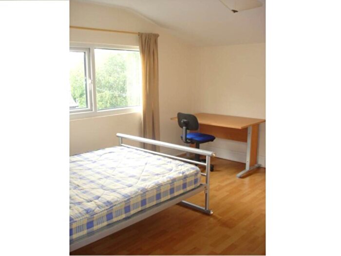 2 Bedroom Flat To Rent In Connaught Road, Roath, CF24