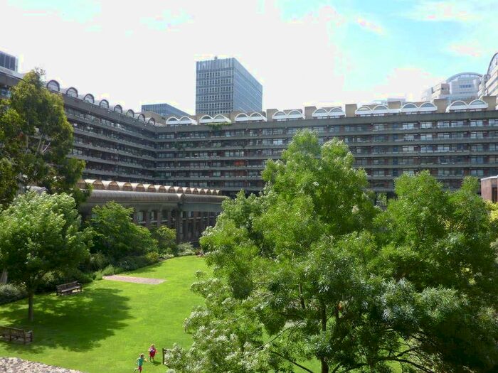 2 Bedroom Flat To Rent In Andrewes House, Barbican, London, EC2Y