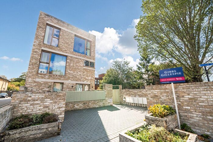 1 Bedroom Flat For Sale In Uxbridge Road, London, W7