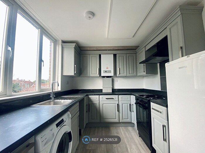 4 Bedroom Maisonette To Rent In Kinson Road, Bournemouth, BH10