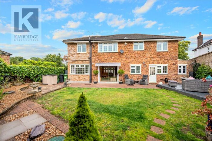 5 Bedroom Detached House For Sale In Chatsfield, Epsom, KT17