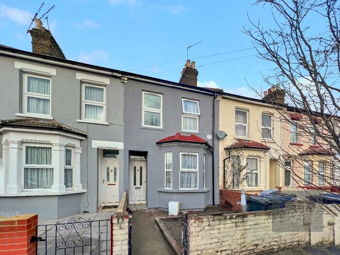 4 Bedroom Terraced House To Rent In Queens Road, Southall, UB2