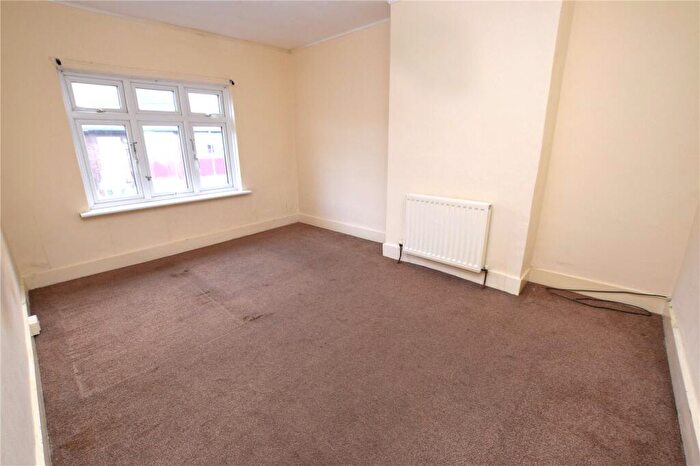 3 Bedroom Terraced House For Sale In Hainault Road, Chadwell Heath, Romford, RM6